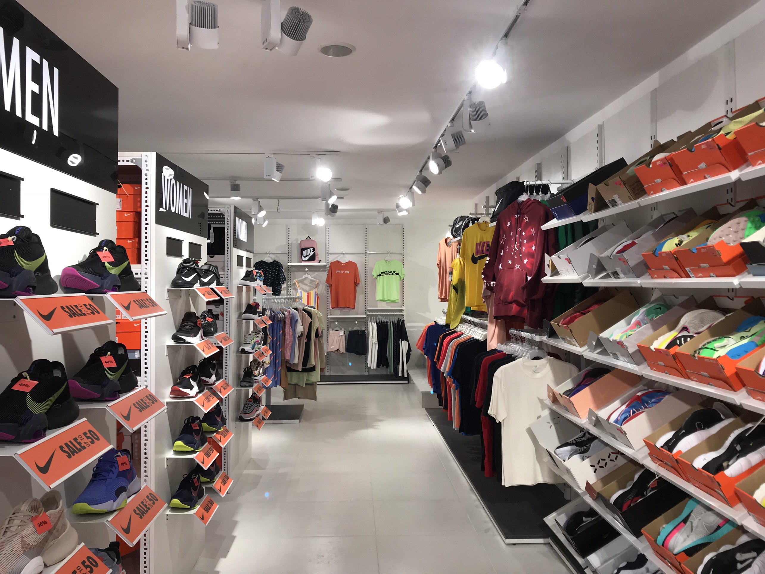 Nike store hcm top